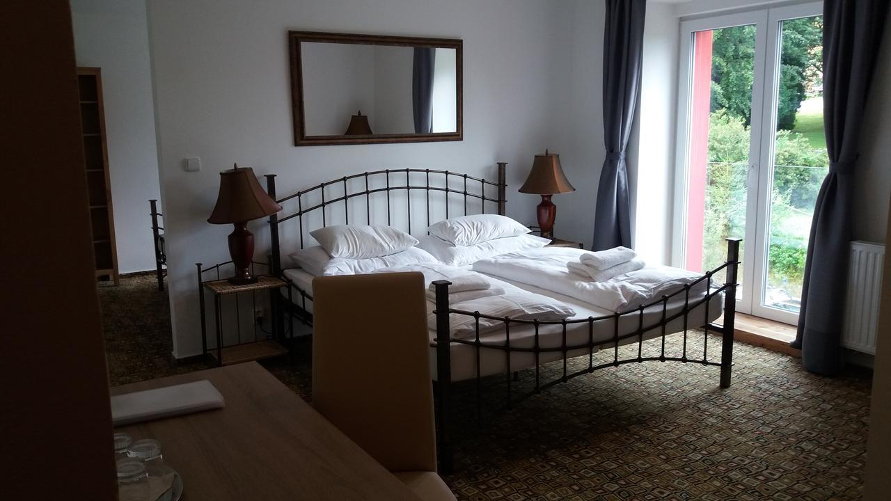 Hotel Bouczech Lipno nad Vltavou Eksteriør bilde